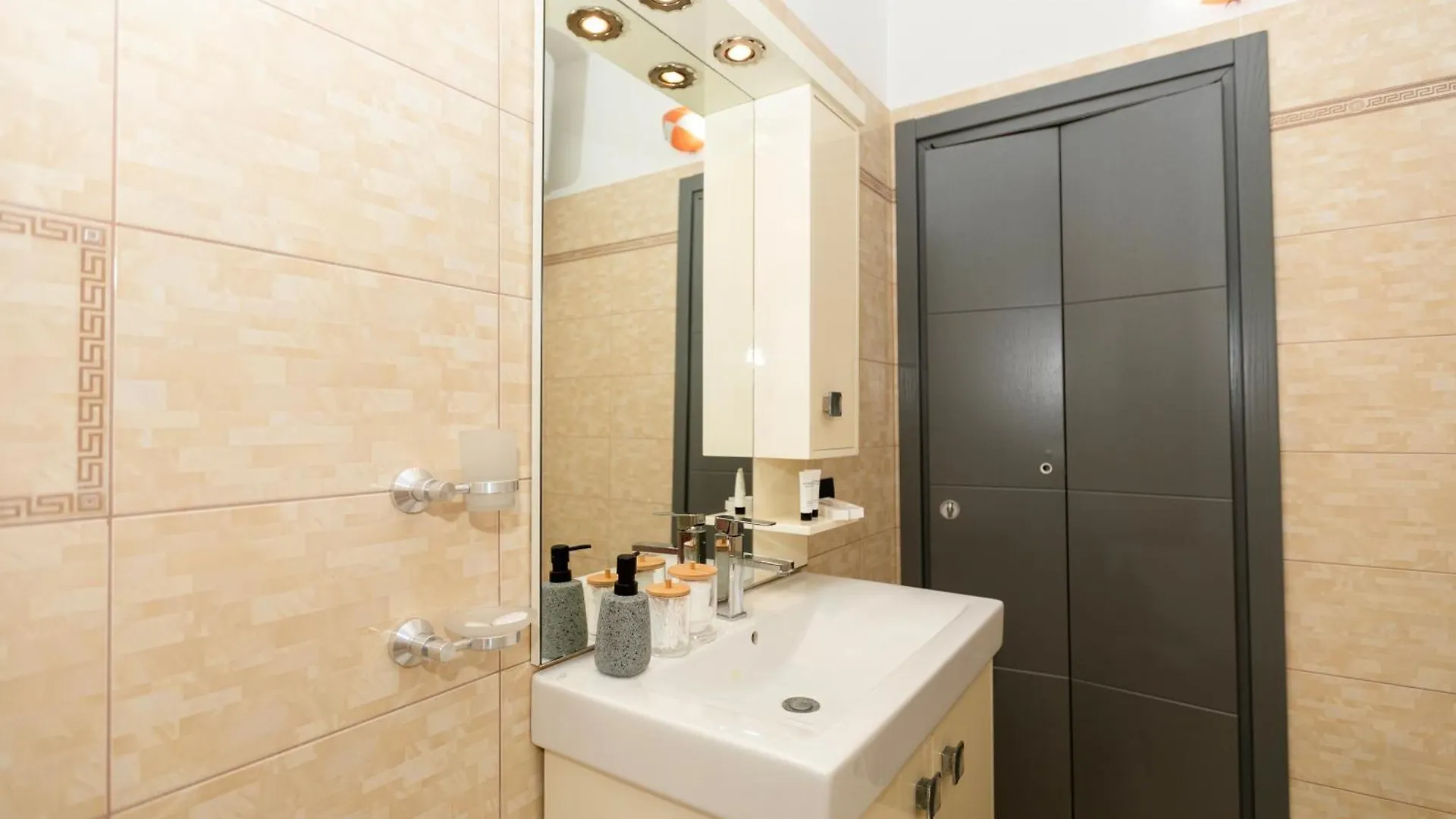Next Home Apartment 3 Avlonya 0*,  Arnavutluk